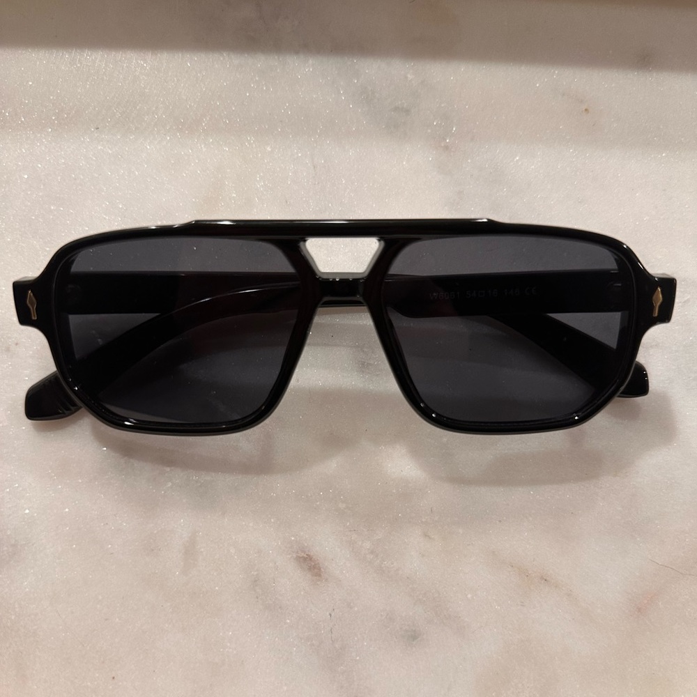 Unisex Arrow Aviator Sunglasses